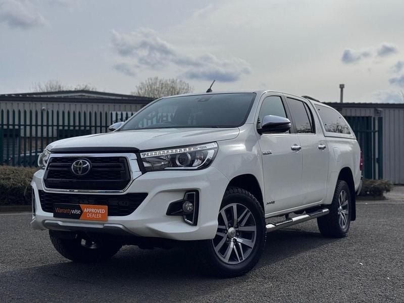 Used Toyota HiLux 150 HP (110 kW) 2019 White Pickup