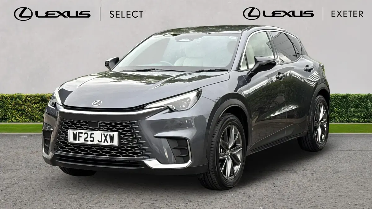 Usado Lexus LBX 136 CV (100 kW) 2025 Gris SUV