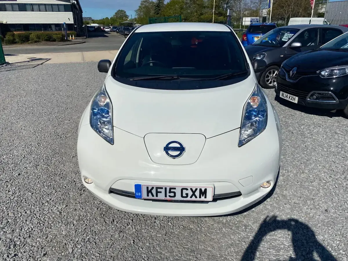 Used Nissan Leaf Tekna 80 kW (109 HP) 2015 White Hatchback