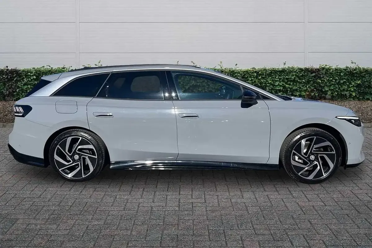 Used VW ID.7 Pro 210 kW (286 HP) 2024 Grey Estate