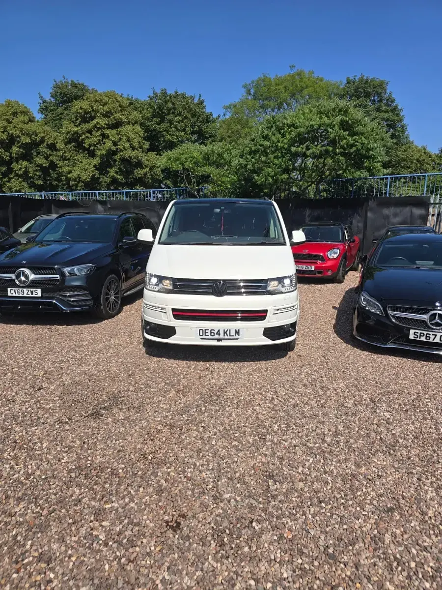 Used VW Caravelle SE 180 HP (132 kW) 2015 White Van
