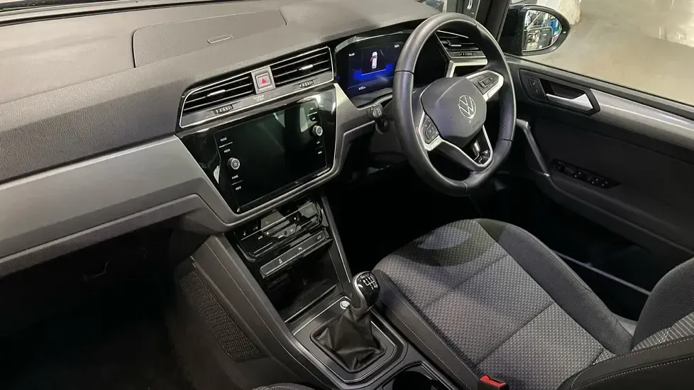 Used VW Touran Match 150 HP (110 kW) 2025 Blue MPV