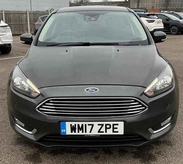 Usado Ford Focus Titanium 2017 Cinzento Citadino