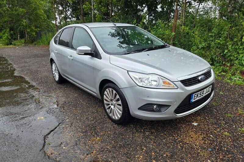 Silver Used 2009 Ford Focus Titanium Hatchback | £1,650 (Super price) - Image 1/1