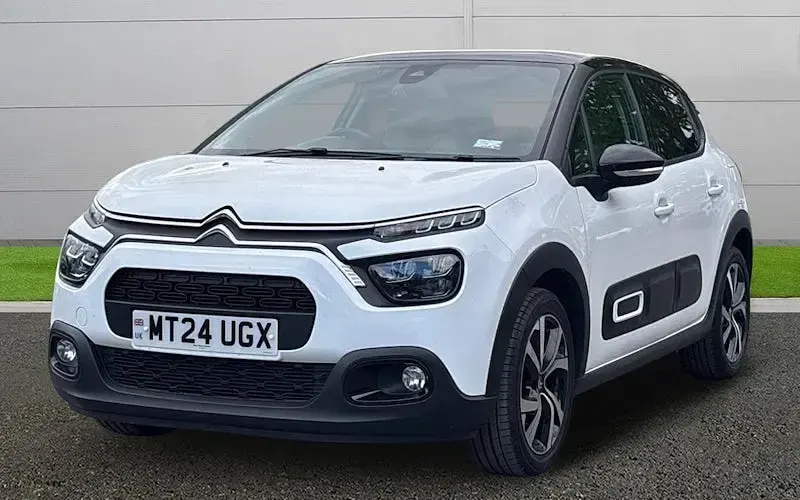 Używany Citroën C3 PureTech 83 KM (61 kW) 2024 Biały Hatchback