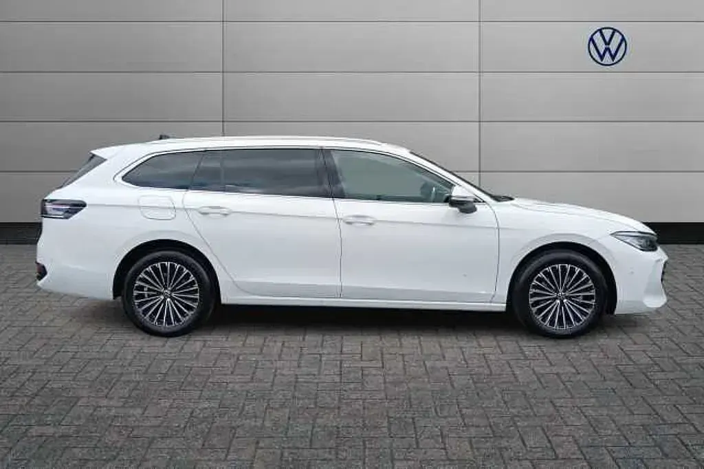Used VW Passat 150 HP (110 kW) 2025 Estate