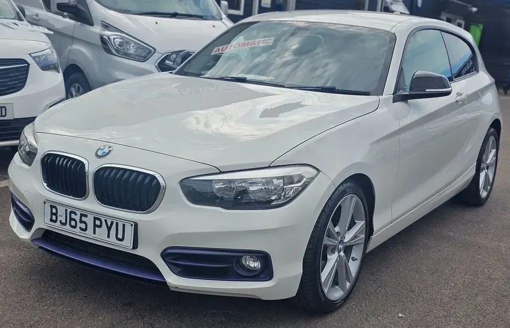 Used BMW 120 Sport Line 177 HP (130 kW) 2015 White Hatchback