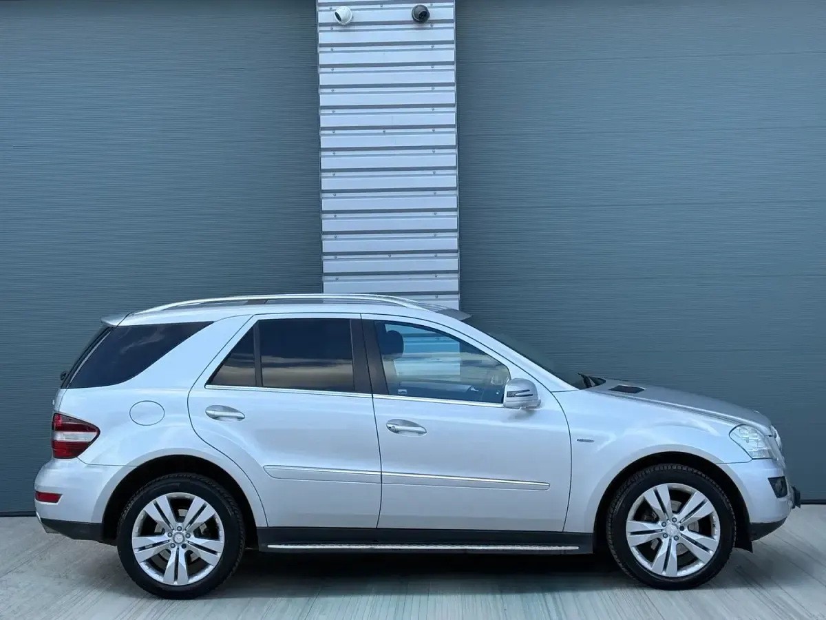 Used Mercedes ML350 231 HP (169 kW) 2011 Silver SUV