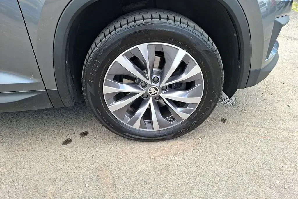 Second-hand Skoda Kodiaq SE Drive 147 CP (108 kW) 2023 Gri SUV