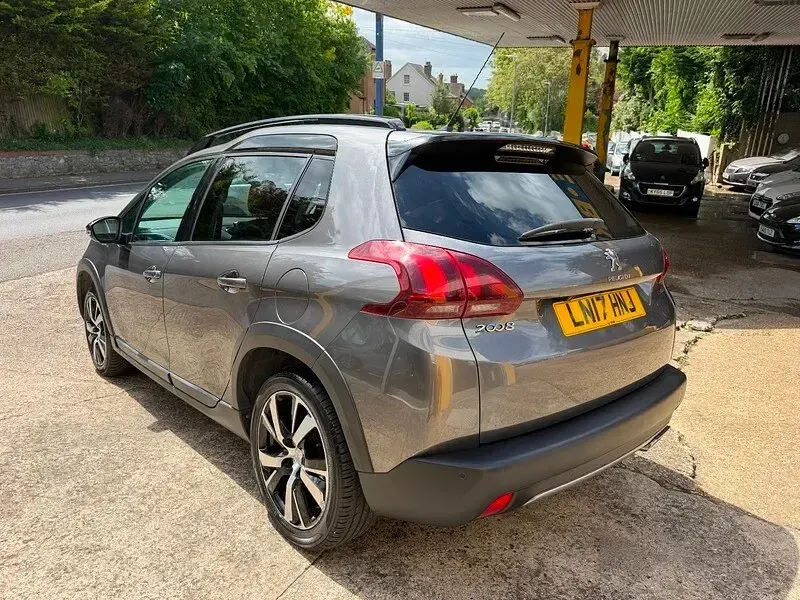 Begagnad Peugeot 2008 GT-line 2017 Grå SUV