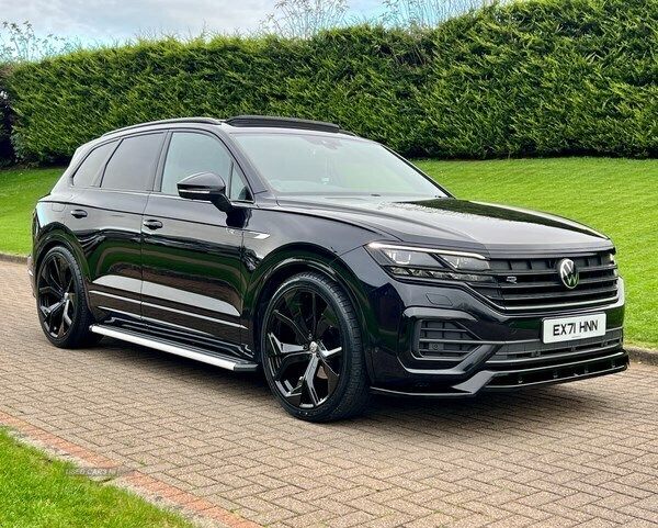 Black Used 2021 VW Touareg Black Edition SUV | £35,495 (Good price) - Image 1/4