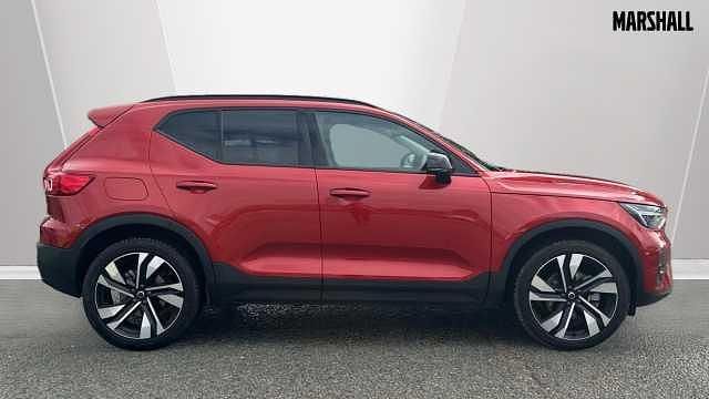 Used Volvo XC40 Ultra 197 HP (144 kW) 2025 Red SUV