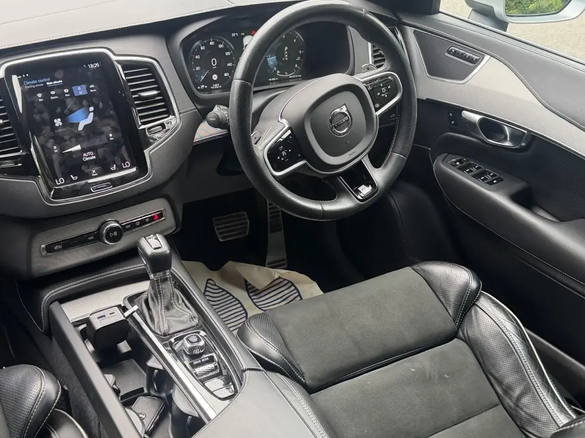 Used Volvo XC90 R-Design 2019 Grey SUV