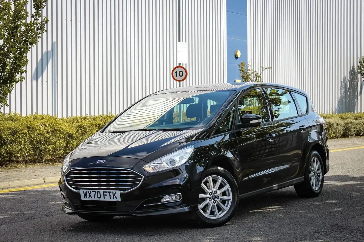 Used Ford S-MAX Zetec 150 HP (110 kW) 2021 Black MPV