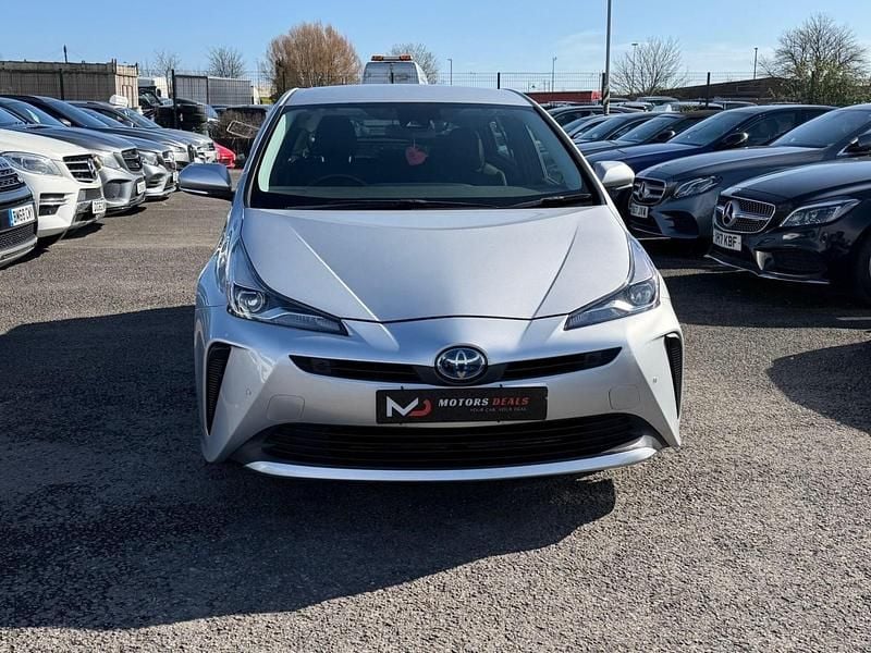 Used Toyota Prius Active 122 HP (89 kW) 2019 Silver Hatchback