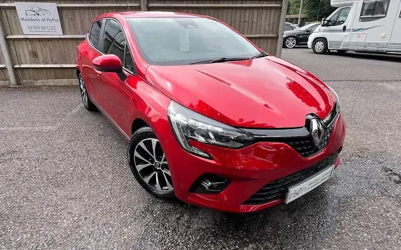 Used Renault Clio Iconic 101 HP (74 kW) 2019 Hatchback
