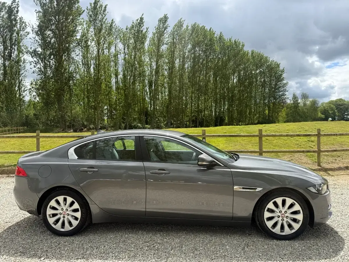Used Jaguar XE SE 180 HP (132 kW) 2016 Grey Sedan