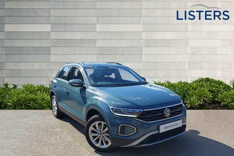 Petrol blue Used 2023 VW T-Roc Life SUV | £22,990 (Fair price) - Image 1/4