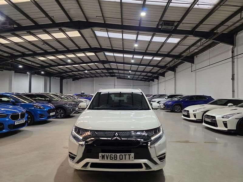 Used Mitsubishi Outlander P-HEV 2018 White SUV