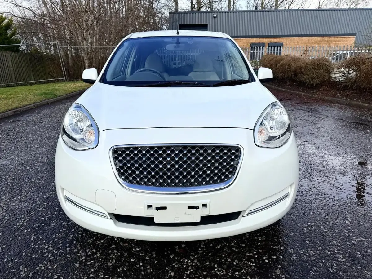 Begagnad Nissan Micra 2014 Vit Halvkombi