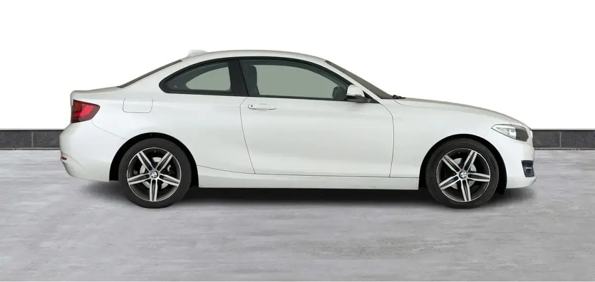 Used BMW 218 Sport Line 2016 Mineral white Coupe