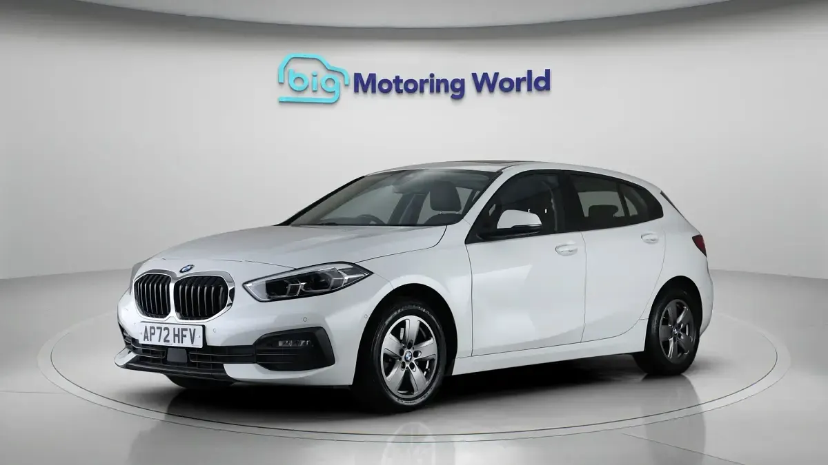 Used BMW 118 136 HP (100 kW) 2023 White Hatchback