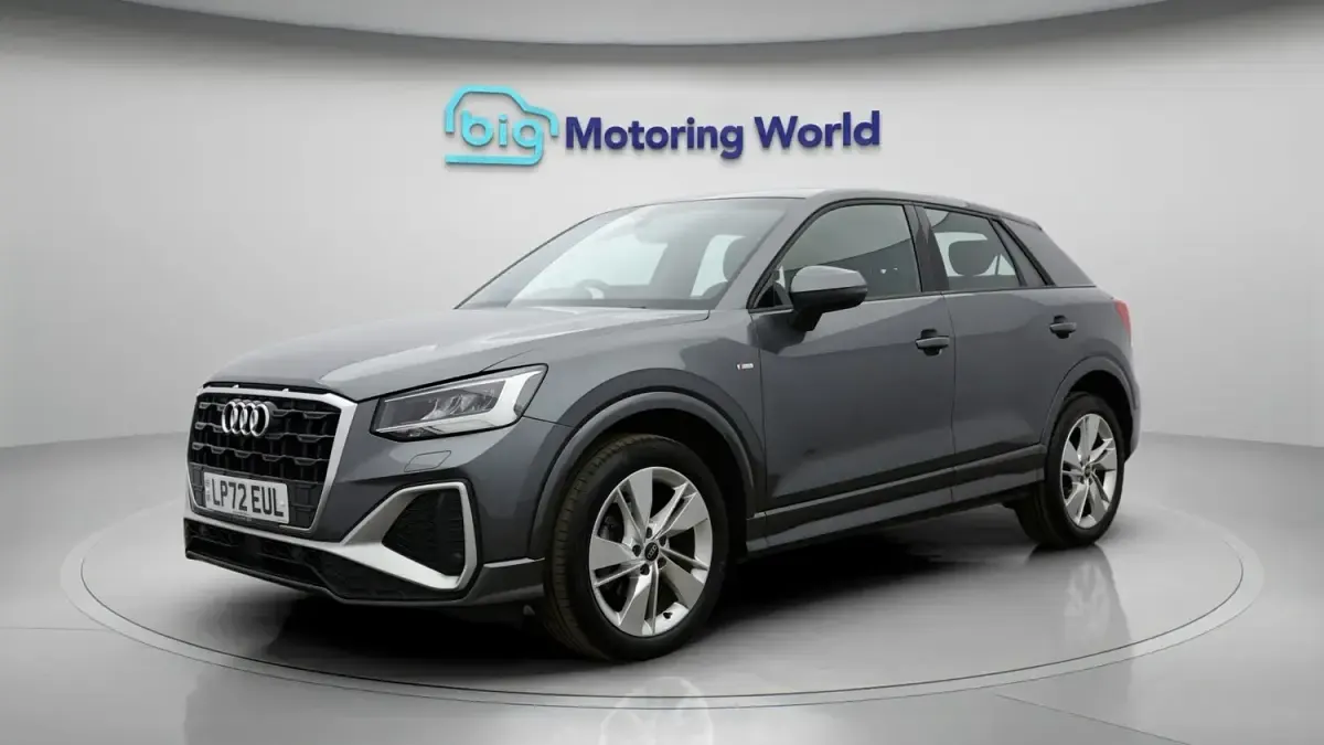 Usado Audi Q2 S-Line 148 CV (108 kW) 2023 Gris SUV