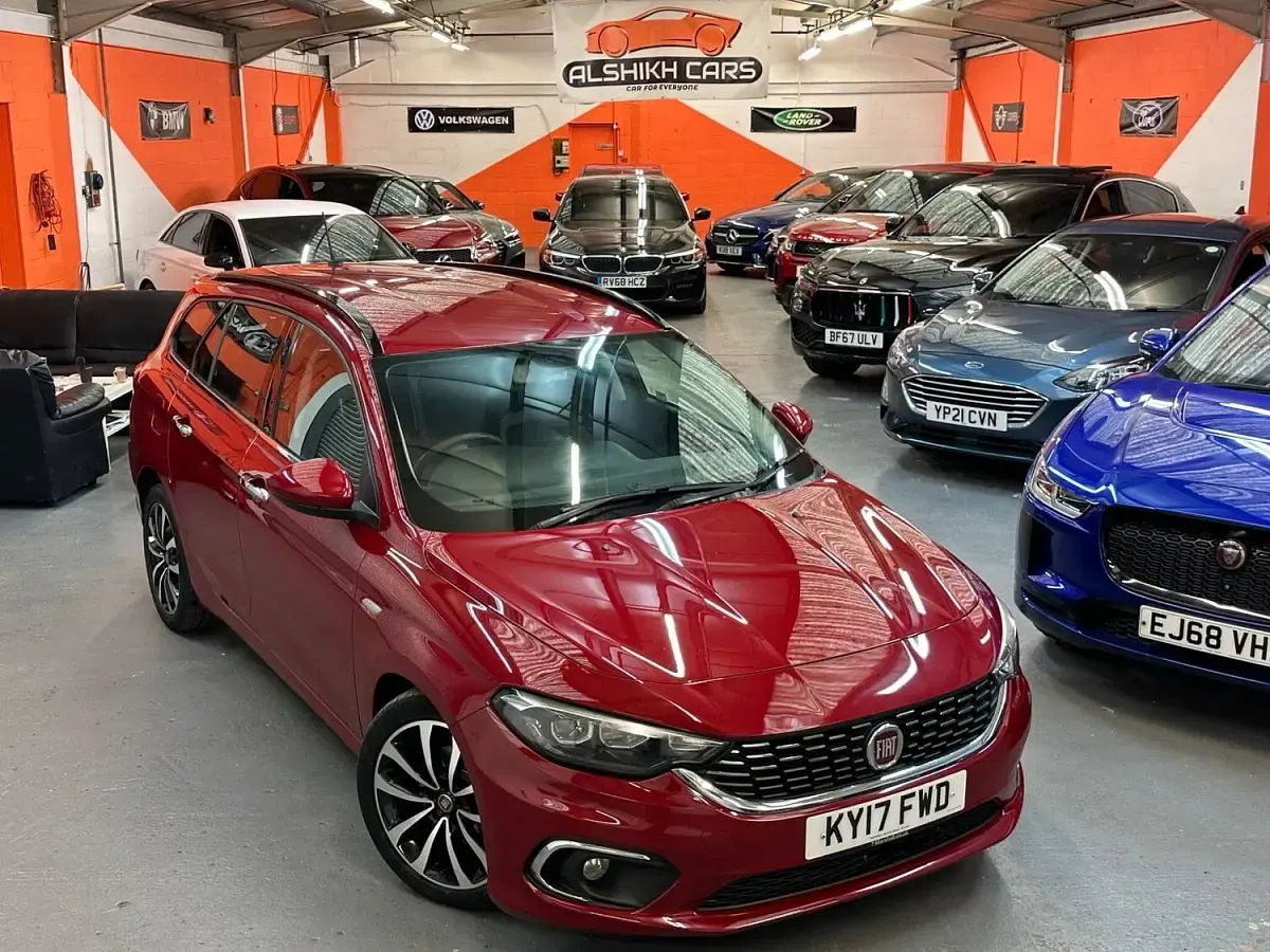Used Fiat Tipo Lounge 120 HP (88 kW) 2017 Red Estate