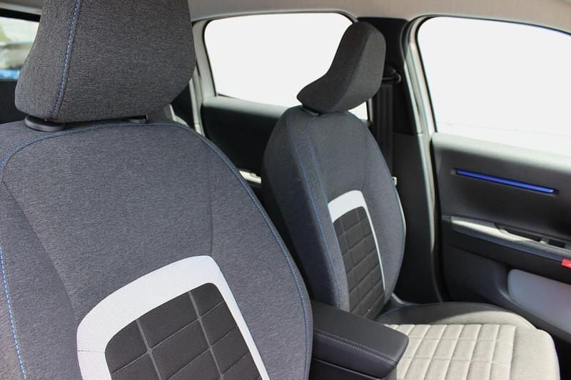 New 2025 Citroën e-C3 Hatchback | £18,995 (Good price) - Image 1/4
