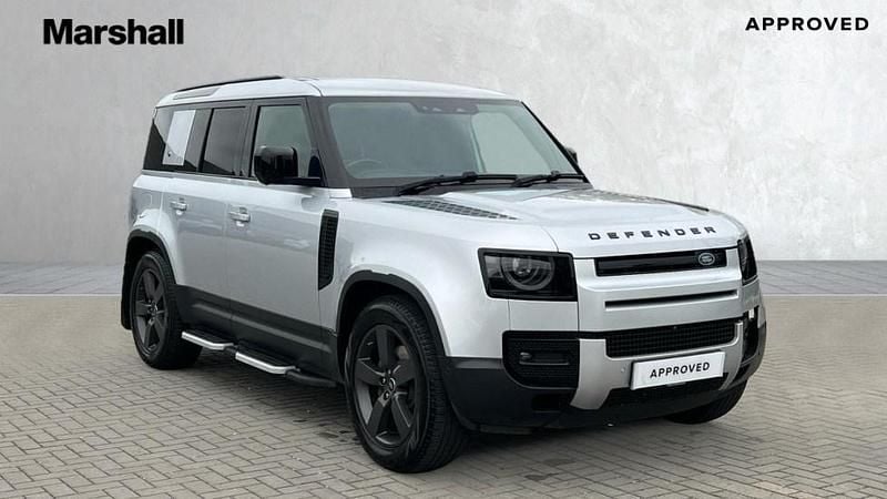 Premium metallic silicon silver Used 2020 Land Rover Defender HSE SUV | £43,359 (Fair price) - Image 1/4