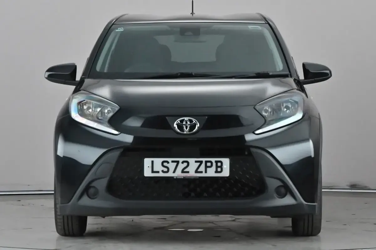 Used Toyota Aygo X PURE 72 HP (52 kW) 2022 Black SUV