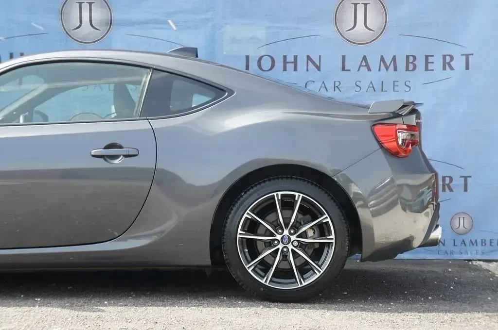 Usado Subaru BRZ 200 CV (147 kW) 2021 Gris Coupe