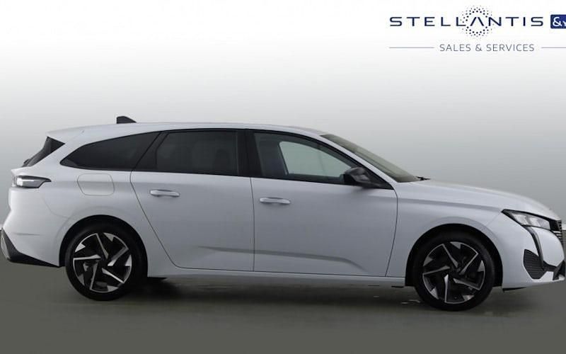 Used Peugeot 308 SW Allure 131 HP (96 kW) 2024 White Estate