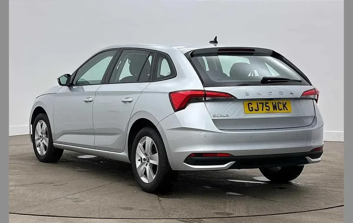 Used Skoda Scala SE 113 HP (83 kW) 2025 Brilliant silver metallic Hatchback