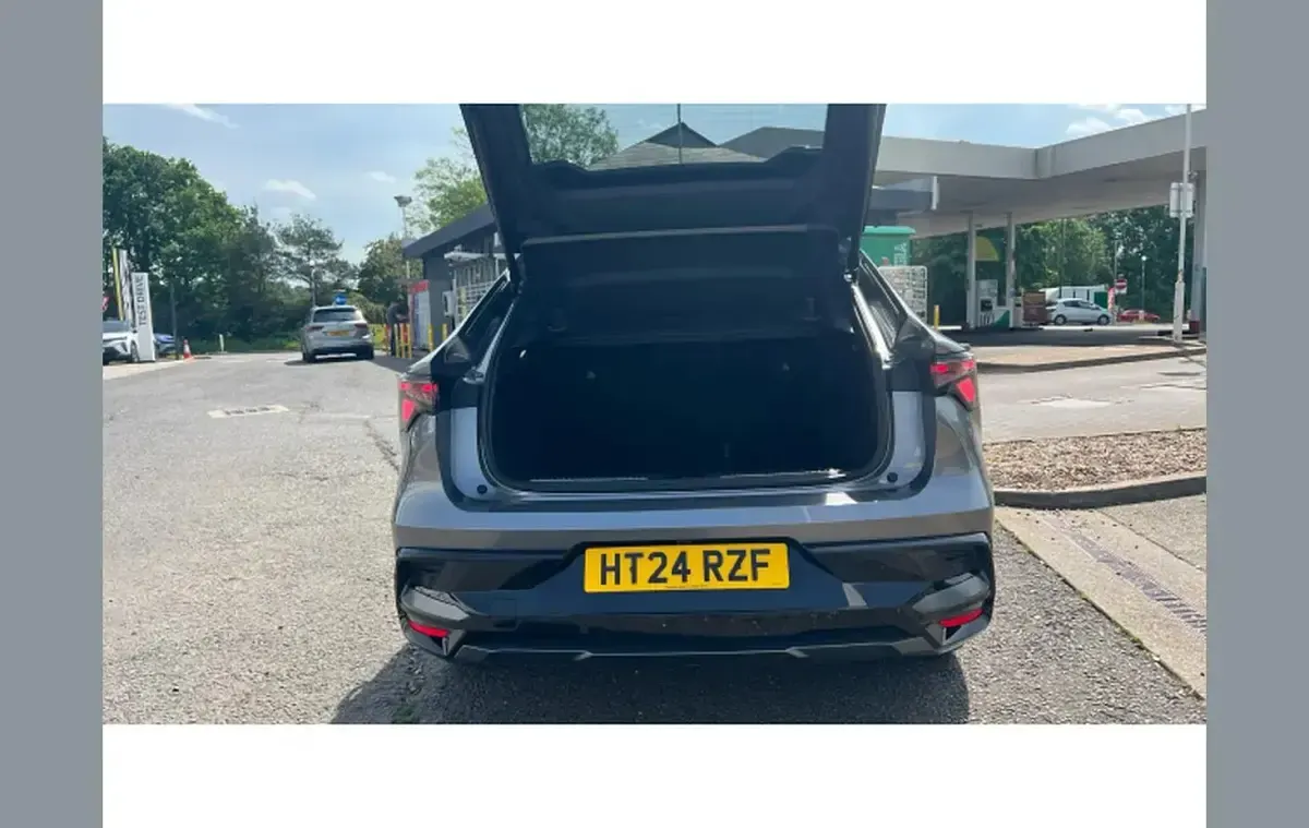 Used Renault Rafale Iconic Esprit Alpine 196 HP (144 kW) 2024 Other SUV