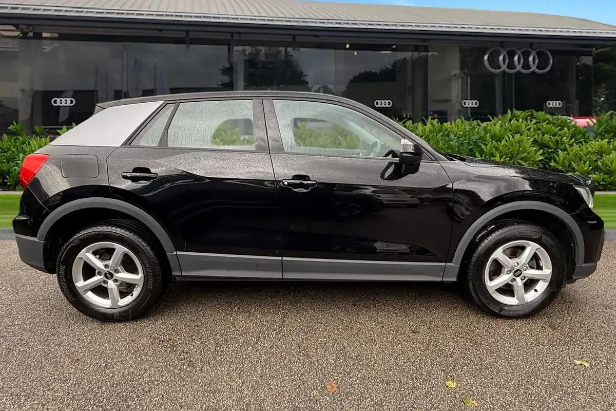 Used Audi Q2 Comfort 110 HP (80 kW) 2023 Black SUV