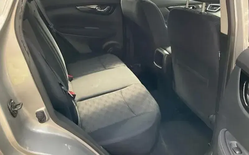 Used Nissan Qashqai Acenta Premium 116 HP (85 kW) 2014 Silver SUV