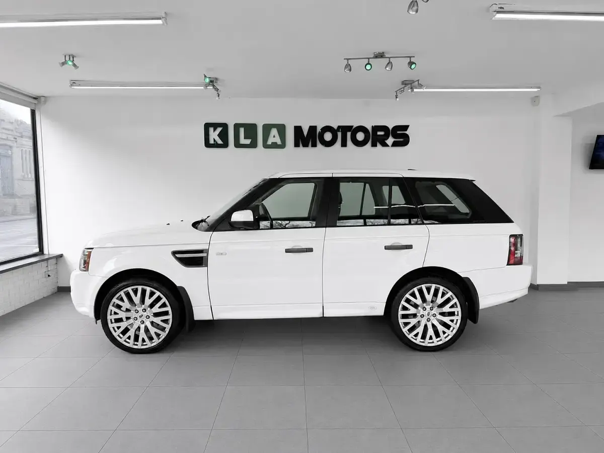 Used Land Rover Range Rover SE 2011 White SUV
