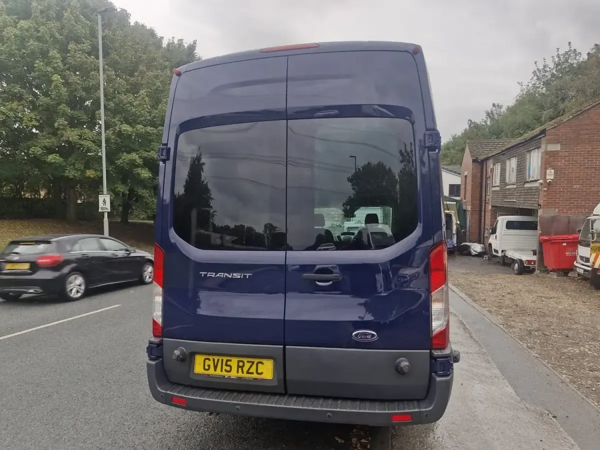 Second-hand Ford Transit Trend 125 CP (91 kW) 2015 Albastru Monovolum