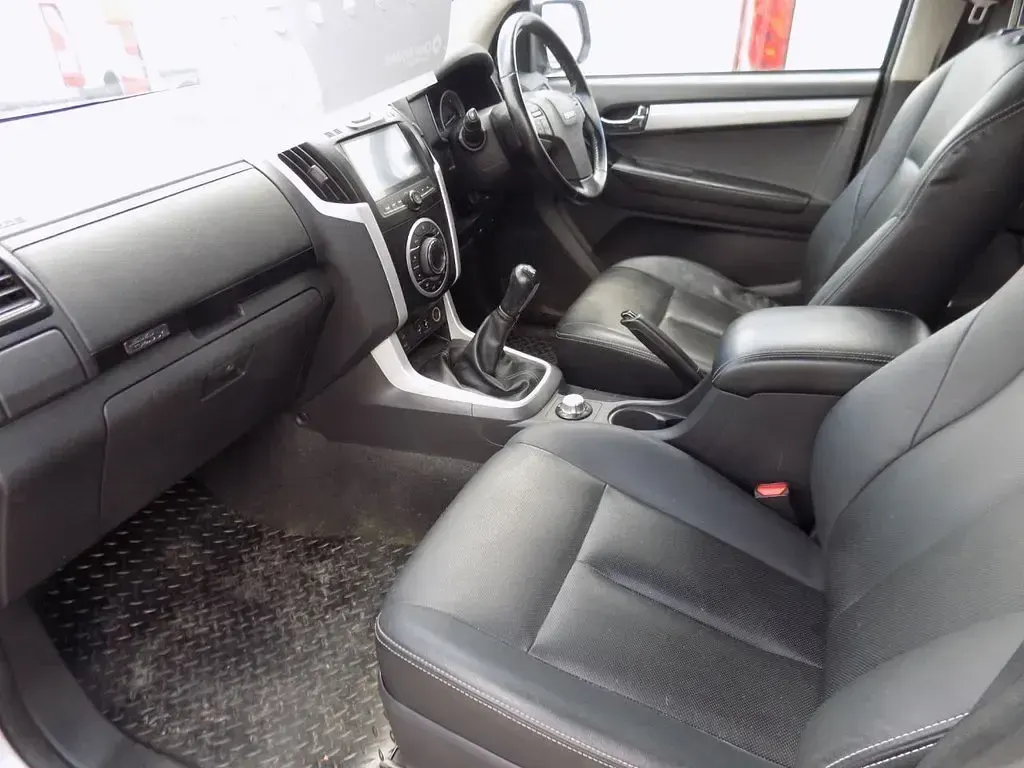 Used Isuzu D-Max 2019 White Sedan