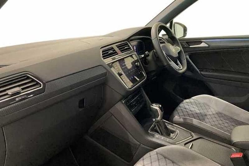 Used VW Tiguan R-line Edition 150 HP (110 kW) 2023 Pure white SUV