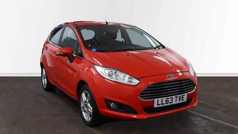 Used Ford Fiesta Zetec 2013 Red Hatchback