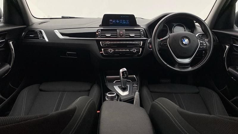 Used BMW 118 Sport Line 134 HP (98 kW) 2019 Grey Hatchback