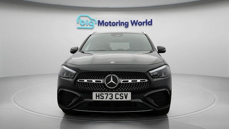 Used Mercedes GLA200 Executive 163 HP (119 kW) 2024 Black SUV