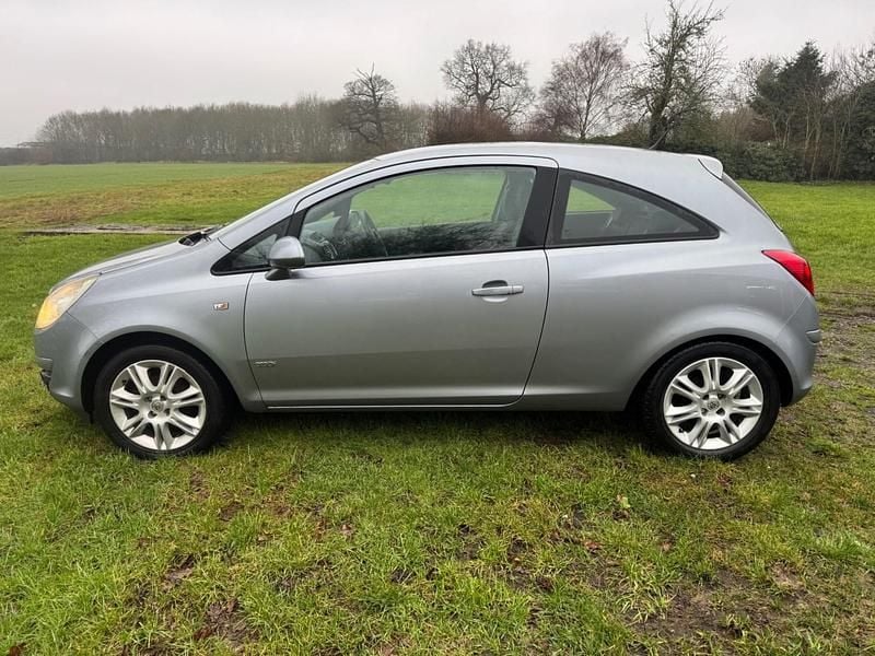 Used Vauxhall Corsa Design Edition 2008 Silver Hatchback