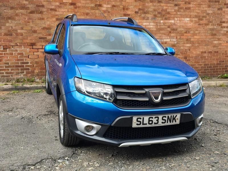 Used Dacia Sandero Lauréate 90 HP (66 kW) 2013 Blue Hatchback