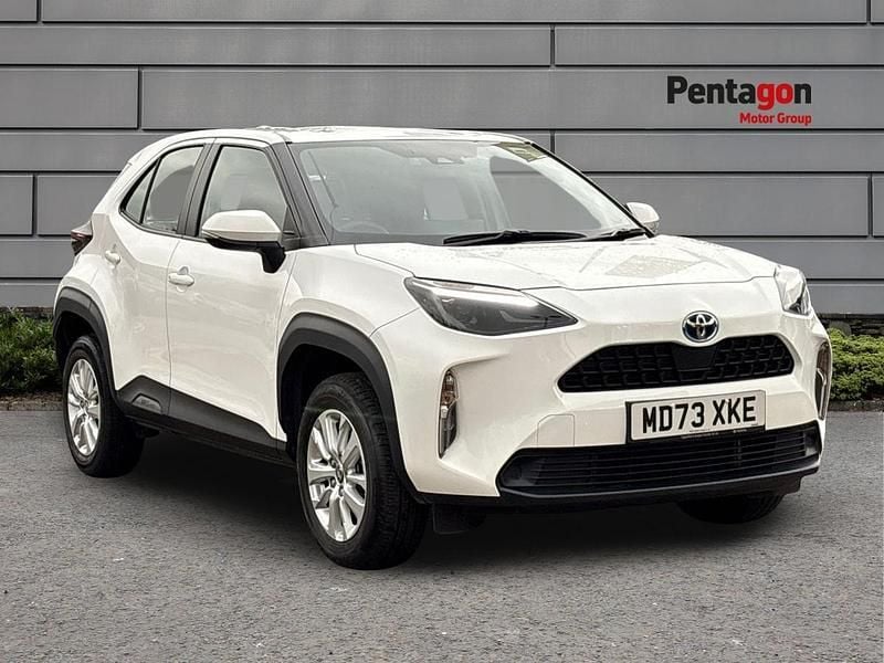 White Used 2023 Toyota Yaris SUV | £19,950 (Super price) - Image 1/4