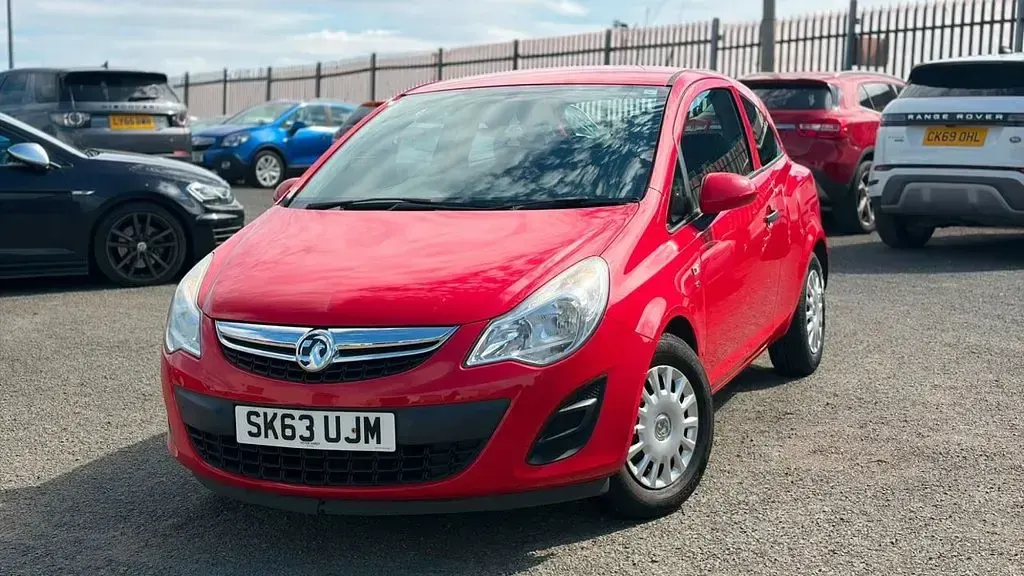 Used Vauxhall Corsa S 65 HP (47 kW) 2013 Red Hatchback