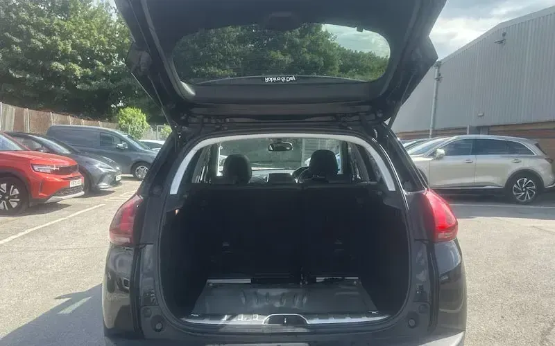 Used Peugeot 2008 Allure Premium 102 HP (75 kW) 2019 Black SUV