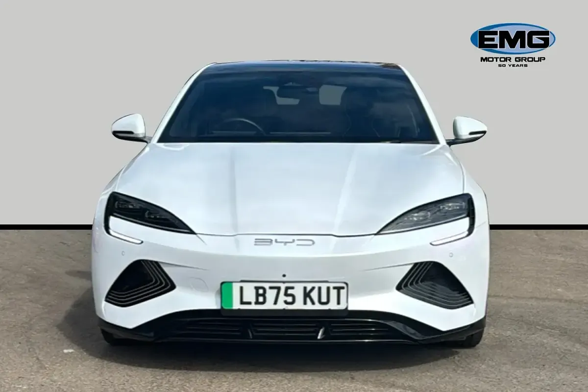 Used BYD Seal 389 kW (530 HP) 2025 White Sedan